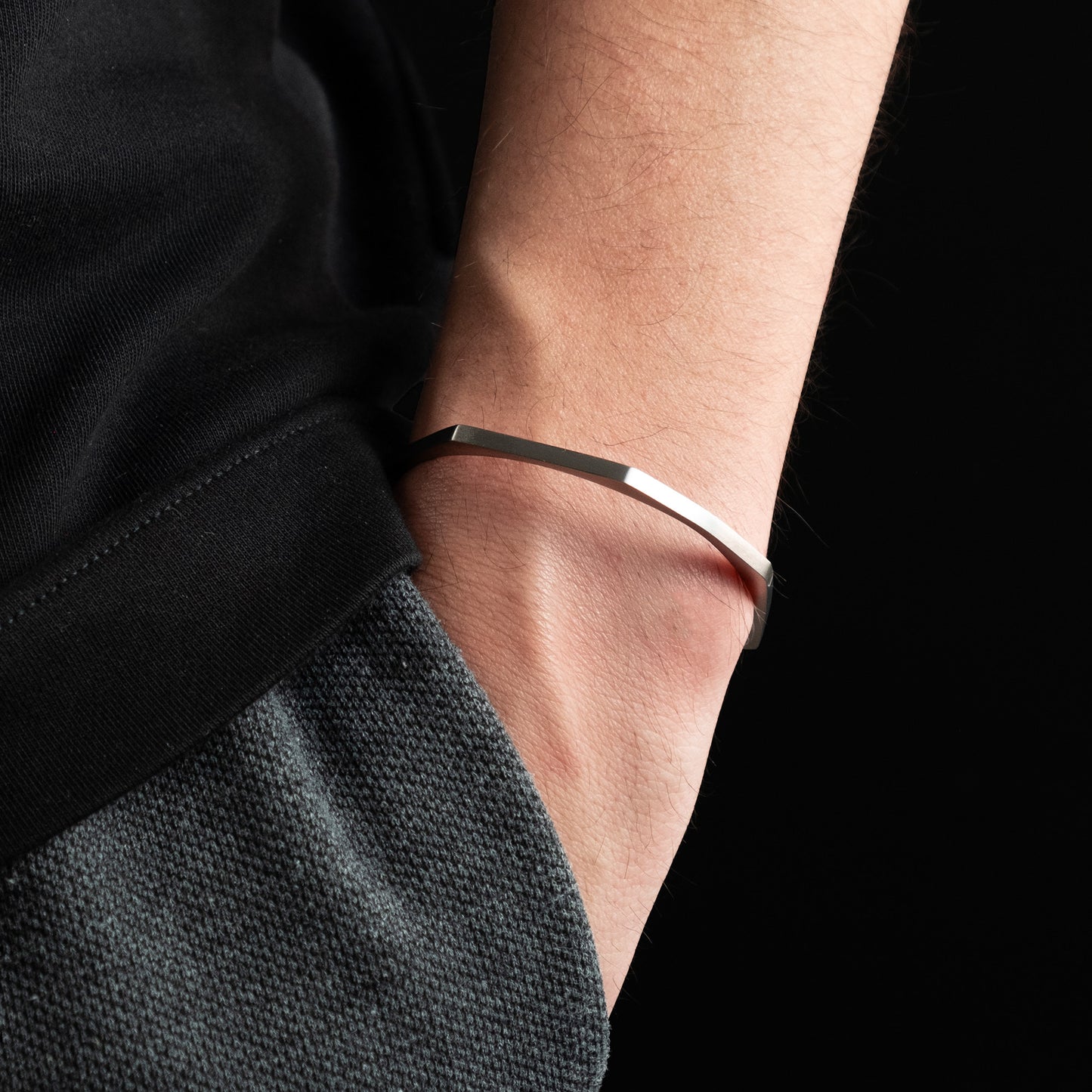 Hexagon Armreif Francesco in silber matt - SAVE BRAVE